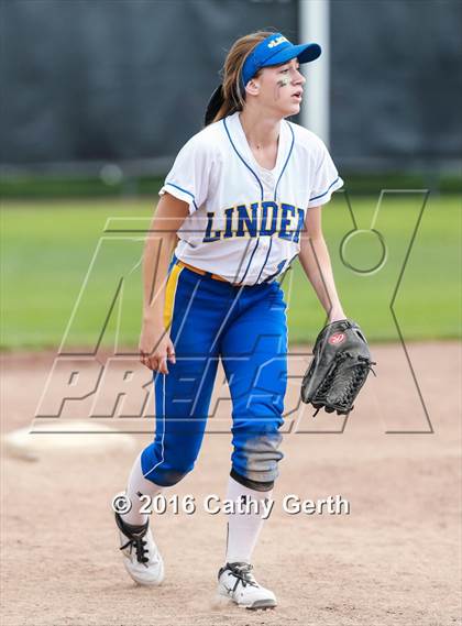 Thumbnail 2 in Linden vs. Ripon (CIF SJS D5 Final) photogallery.