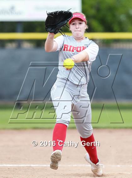 Thumbnail 1 in Linden vs. Ripon (CIF SJS D5 Final) photogallery.