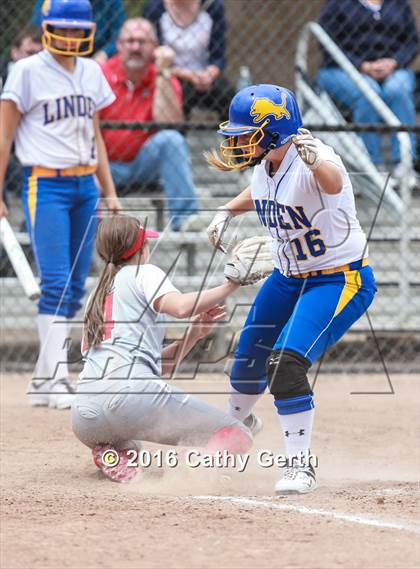 Thumbnail 2 in Linden vs. Ripon (CIF SJS D5 Final) photogallery.