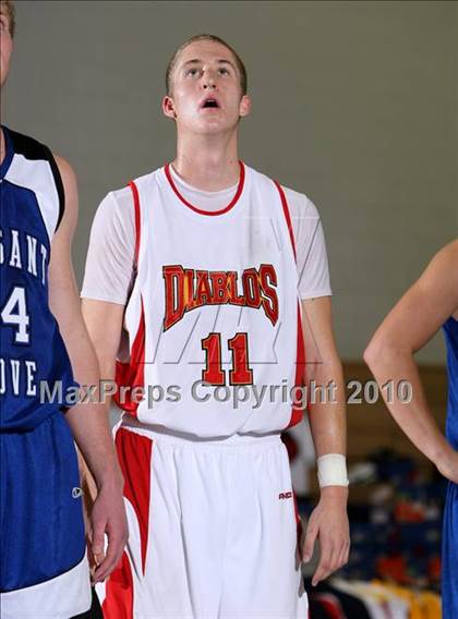 Thumbnail 1 in Pleasant Grove vs. Mission Viejo (Desert Heat Invitational) photogallery.