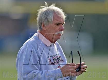 Thumbnail 2 in Aliquippa vs. Wyomissing (PIAA AA Final) photogallery.
