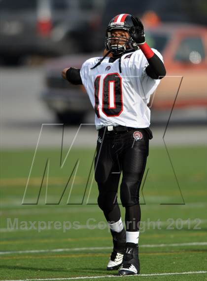 Thumbnail 3 in Aliquippa vs. Wyomissing (PIAA AA Final) photogallery.