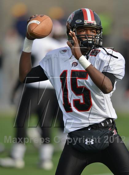 Thumbnail 2 in Aliquippa vs. Wyomissing (PIAA AA Final) photogallery.