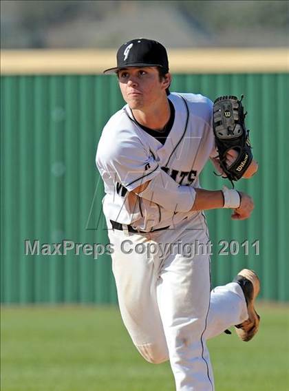Thumbnail 3 in Newman Smith vs. Guyer (Scotland Yard Classic) photogallery.