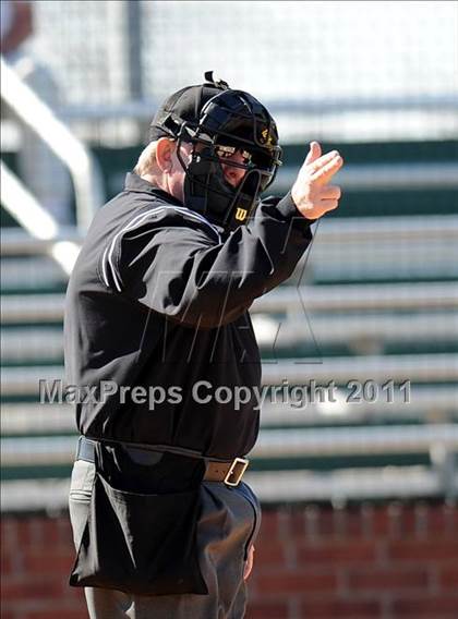 Thumbnail 1 in Newman Smith vs. Guyer (Scotland Yard Classic) photogallery.
