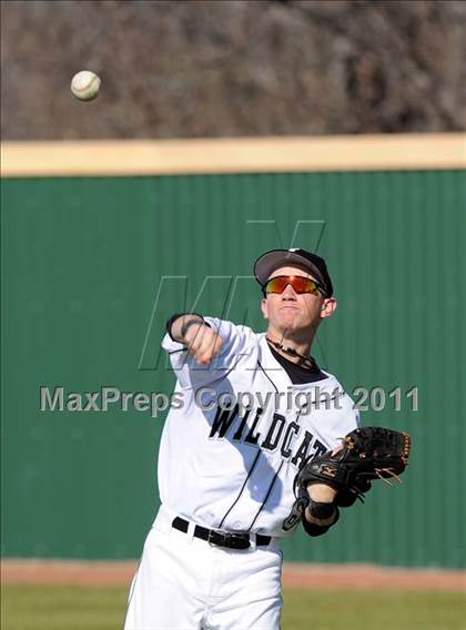Thumbnail 1 in Newman Smith vs. Guyer (Scotland Yard Classic) photogallery.