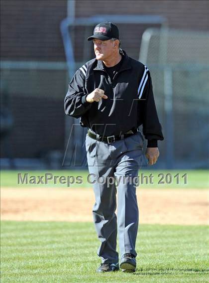 Thumbnail 3 in Newman Smith vs. Guyer (Scotland Yard Classic) photogallery.