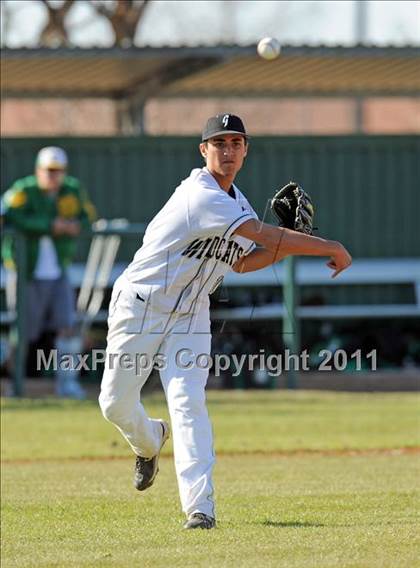 Thumbnail 2 in Newman Smith vs. Guyer (Scotland Yard Classic) photogallery.