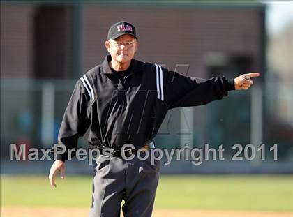 Thumbnail 3 in Newman Smith vs. Guyer (Scotland Yard Classic) photogallery.