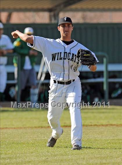 Thumbnail 1 in Newman Smith vs. Guyer (Scotland Yard Classic) photogallery.