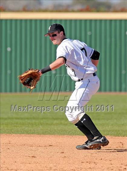 Thumbnail 3 in Newman Smith vs. Guyer (Scotland Yard Classic) photogallery.