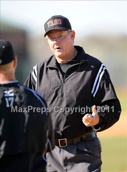 Thumbnail 3 in Newman Smith vs. Guyer (Scotland Yard Classic) photogallery.