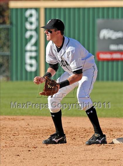 Thumbnail 2 in Newman Smith vs. Guyer (Scotland Yard Classic) photogallery.