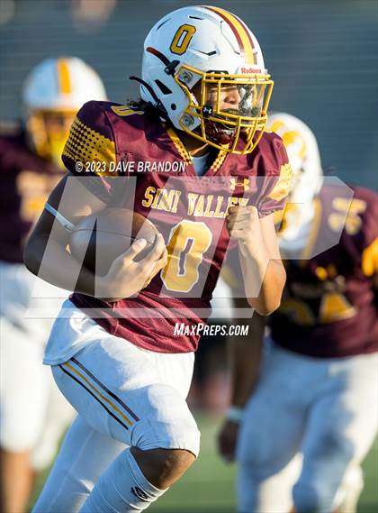 Thumbnail 1 in Royal @ Simi Valley photogallery.
