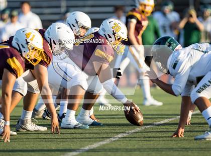 Thumbnail 3 in Royal @ Simi Valley photogallery.