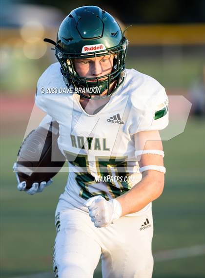 Thumbnail 3 in Royal @ Simi Valley photogallery.