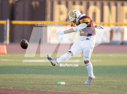 Thumbnail 2 in Royal @ Simi Valley photogallery.