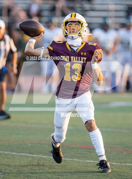 Thumbnail 2 in Royal @ Simi Valley photogallery.