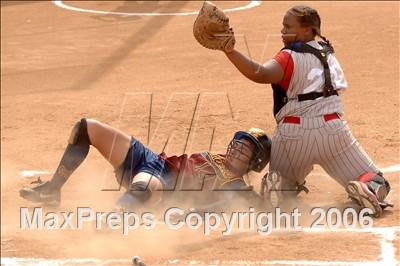 Thumbnail 1 in Serra vs Cantwell Sacred Heart (D7 Section Final) photogallery.