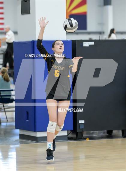 Thumbnail 2 in Ontario Christian vs Gilbert (Nike TOC Southwest) photogallery.