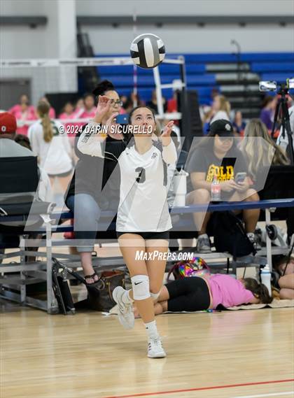 Thumbnail 3 in Ontario Christian vs Gilbert (Nike TOC Southwest) photogallery.