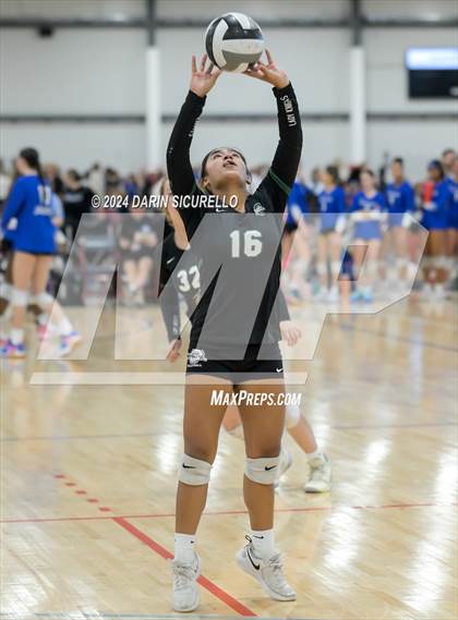 Thumbnail 3 in Ontario Christian vs Gilbert (Nike TOC Southwest) photogallery.
