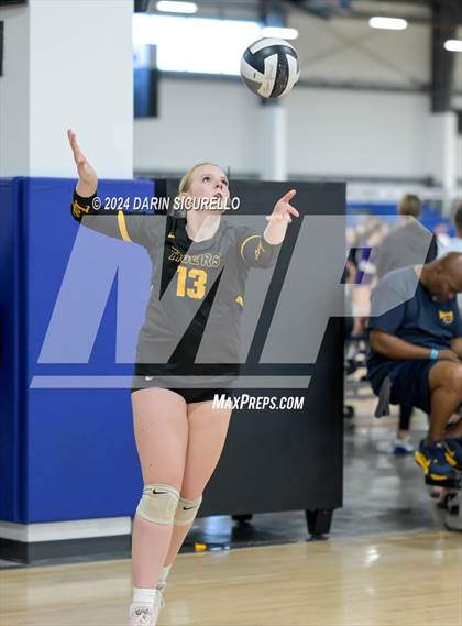 Thumbnail 1 in Ontario Christian vs Gilbert (Nike TOC Southwest) photogallery.