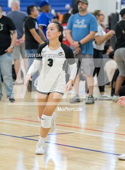 Thumbnail 1 in Ontario Christian vs Gilbert (Nike TOC Southwest) photogallery.