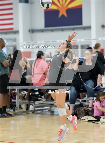 Thumbnail 2 in Ontario Christian vs Gilbert (Nike TOC Southwest) photogallery.