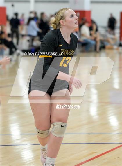 Thumbnail 3 in Ontario Christian vs Gilbert (Nike TOC Southwest) photogallery.