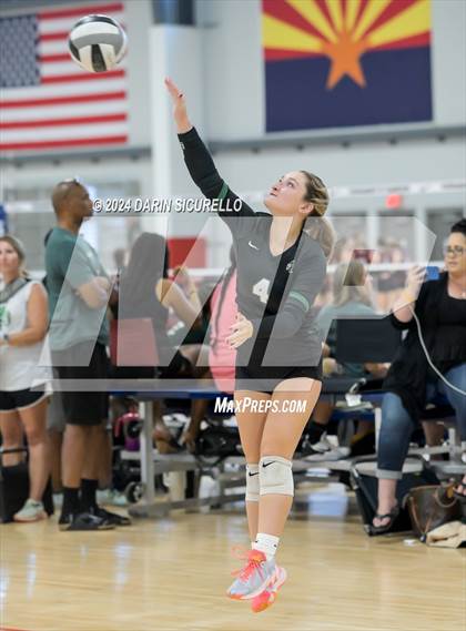 Thumbnail 3 in Ontario Christian vs Gilbert (Nike TOC Southwest) photogallery.