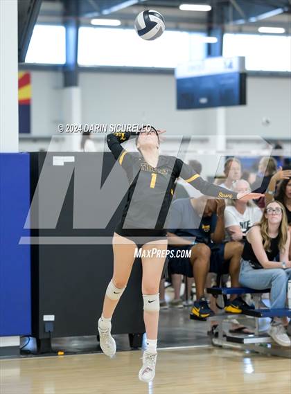 Thumbnail 3 in Ontario Christian vs Gilbert (Nike TOC Southwest) photogallery.