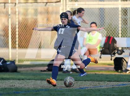 Thumbnail 2 in Chadwick vs Flintridge Prep photogallery.