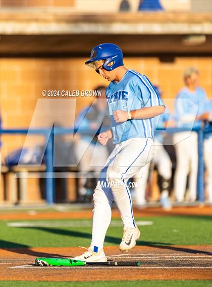 Thumbnail 1 in Dixie vs. Bear River (UHSAA 4A Bracket 1 Final) photogallery.