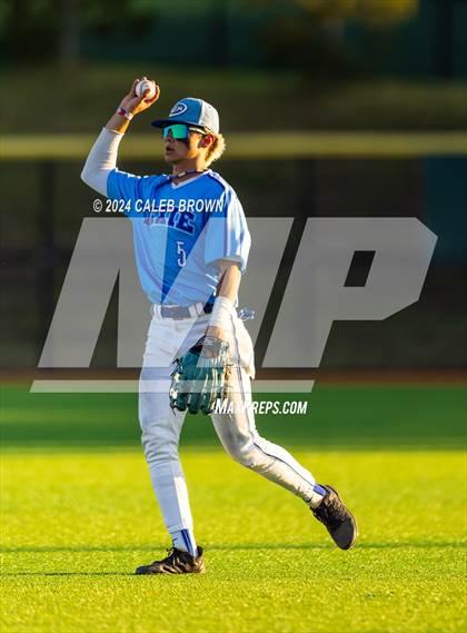 Thumbnail 3 in Dixie vs. Bear River (UHSAA 4A Bracket 1 Final) photogallery.