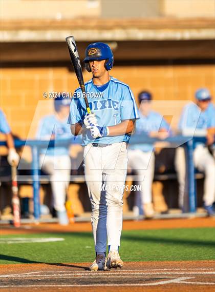 Thumbnail 3 in Dixie vs. Bear River (UHSAA 4A Bracket 1 Final) photogallery.