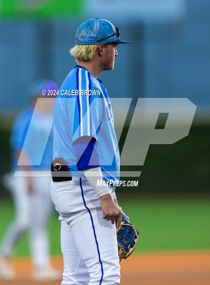 Thumbnail 3 in Dixie vs. Bear River (UHSAA 4A Bracket 1 Final) photogallery.