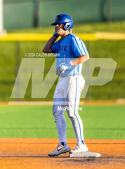 Thumbnail 1 in Dixie vs. Bear River (UHSAA 4A Bracket 1 Final) photogallery.