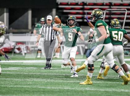 Thumbnail 2 in Cartersville vs. Blessed Trinity (GHSA Class 4A Championship) photogallery.