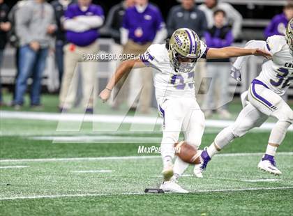 Thumbnail 2 in Cartersville vs. Blessed Trinity (GHSA Class 4A Championship) photogallery.