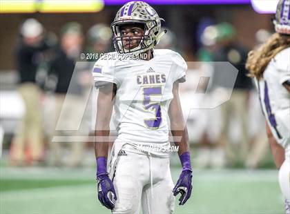 Thumbnail 3 in Cartersville vs. Blessed Trinity (GHSA Class 4A Championship) photogallery.