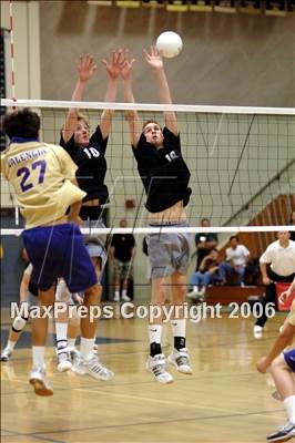 Thumbnail 3 in Corona del Mar vs Valencia (D2 Section Final) photogallery.