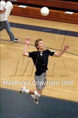 Thumbnail 2 in Corona del Mar vs Valencia (D2 Section Final) photogallery.