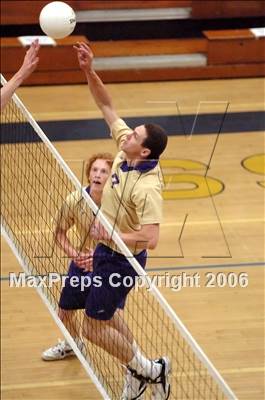 Thumbnail 2 in Corona del Mar vs Valencia (D2 Section Final) photogallery.
