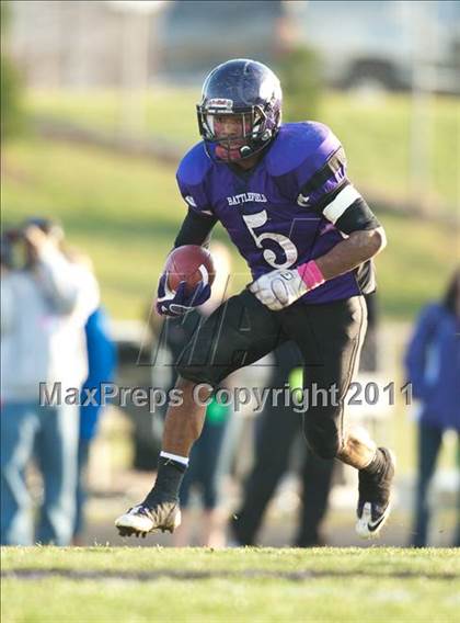 Thumbnail 2 in Oscar Smith vs. Battlefield (VHSL Division 6 AAA Semifinal) photogallery.