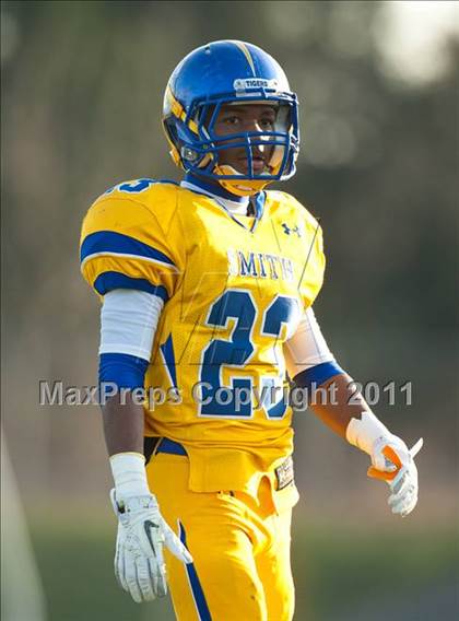 Thumbnail 1 in Oscar Smith vs. Battlefield (VHSL Division 6 AAA Semifinal) photogallery.