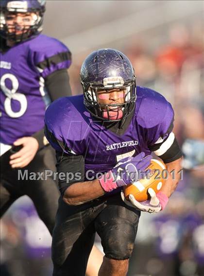 Thumbnail 2 in Oscar Smith vs. Battlefield (VHSL Division 6 AAA Semifinal) photogallery.