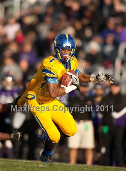 Thumbnail 3 in Oscar Smith vs. Battlefield (VHSL Division 6 AAA Semifinal) photogallery.