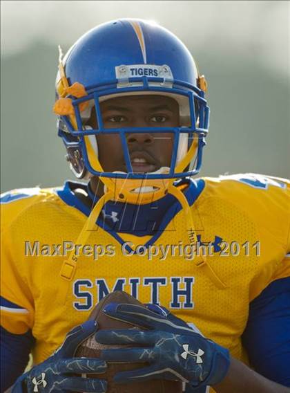 Thumbnail 1 in Oscar Smith vs. Battlefield (VHSL Division 6 AAA Semifinal) photogallery.