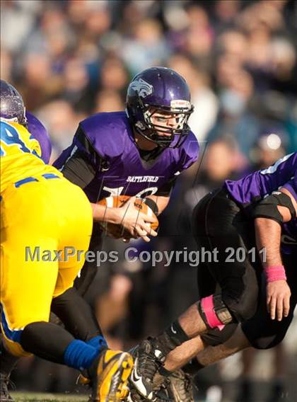 Thumbnail 2 in Oscar Smith vs. Battlefield (VHSL Division 6 AAA Semifinal) photogallery.